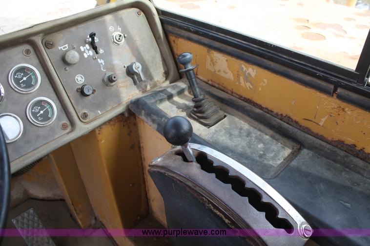 image for item C5695 1984 Caterpillar D350C articulated rock truck