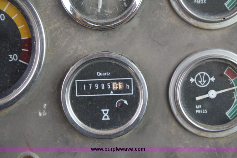 image for item C5695 1984 Caterpillar D350C articulated rock truck