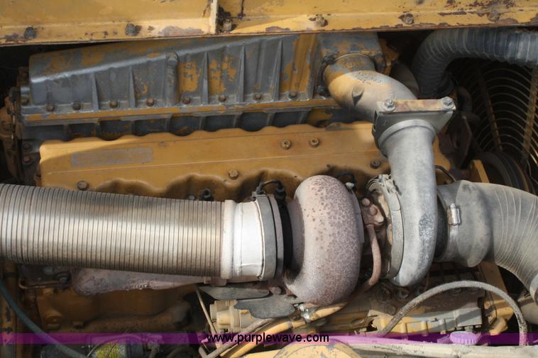 image for item C5695 1984 Caterpillar D350C articulated rock truck