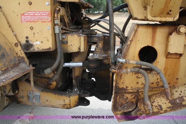 image for item C5695 1984 Caterpillar D350C articulated rock truck