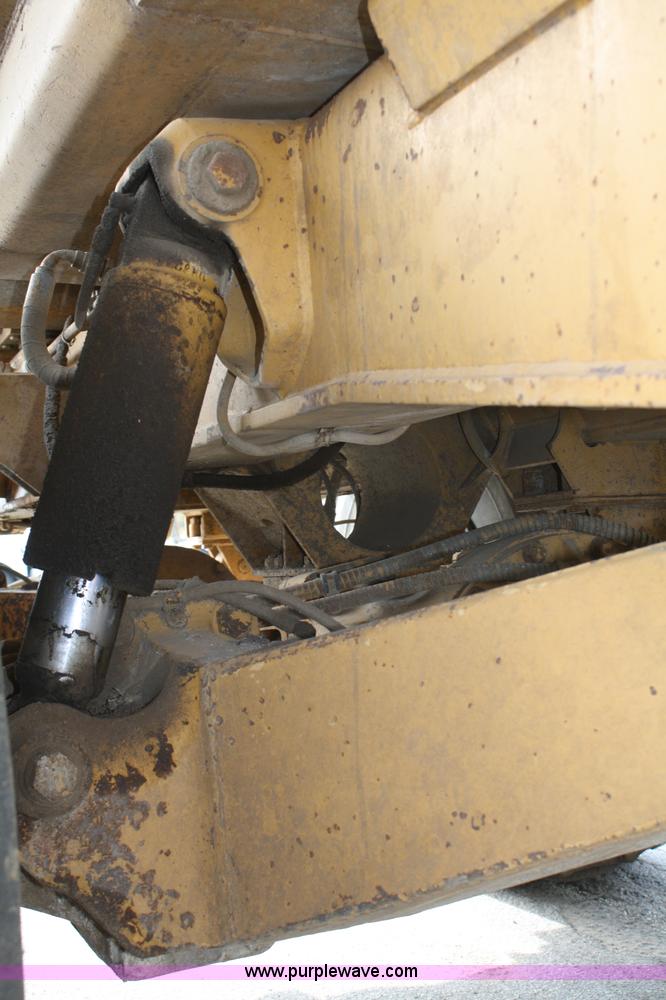 image for item C5695 1984 Caterpillar D350C articulated rock truck