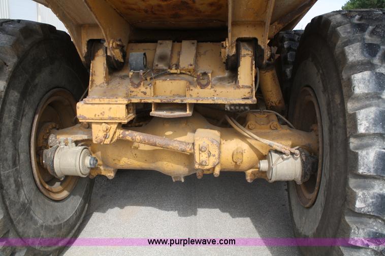 image for item C5695 1984 Caterpillar D350C articulated rock truck