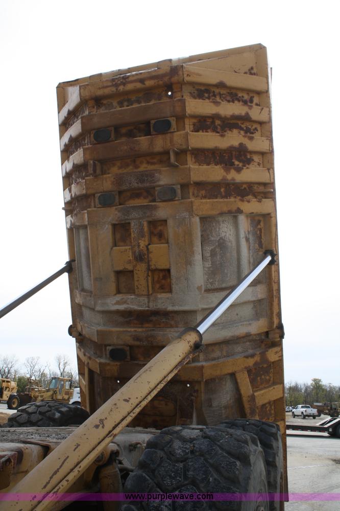 image for item C5695 1984 Caterpillar D350C articulated rock truck