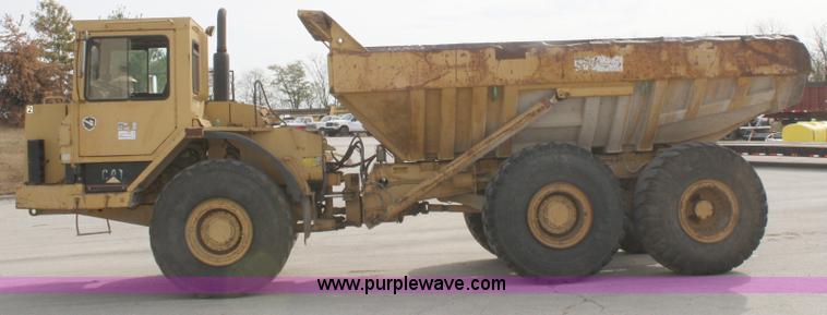 image for item C5696 1987 Caterpillar D350C articulated rock truck