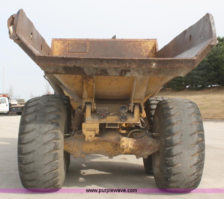 image for item C5696 1987 Caterpillar D350C articulated rock truck