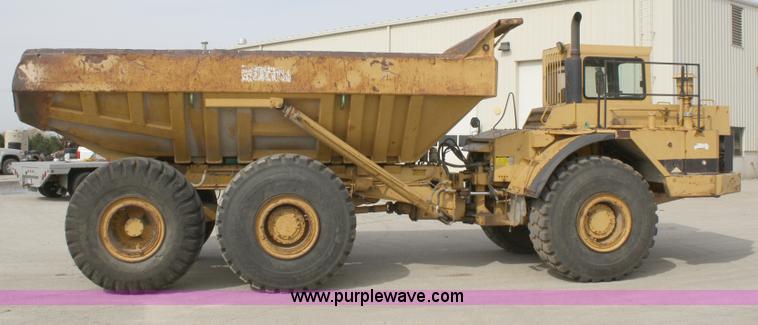 image for item C5696 1987 Caterpillar D350C articulated rock truck