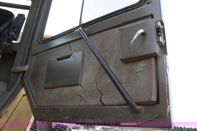 image for item C5696 1987 Caterpillar D350C articulated rock truck