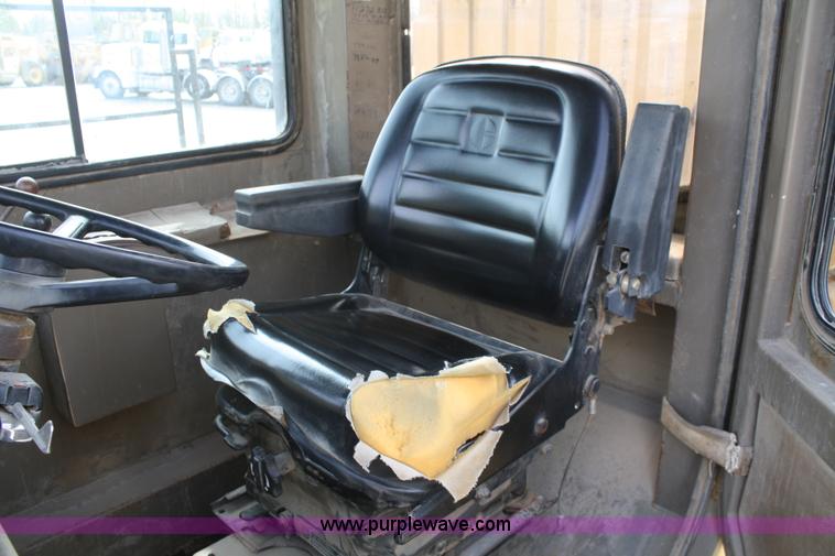 image for item C5696 1987 Caterpillar D350C articulated rock truck