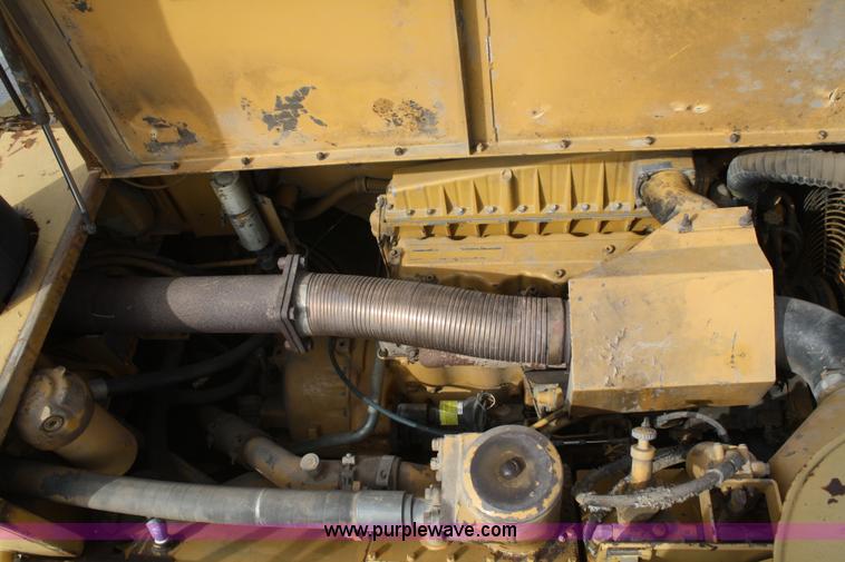 image for item C5696 1987 Caterpillar D350C articulated rock truck