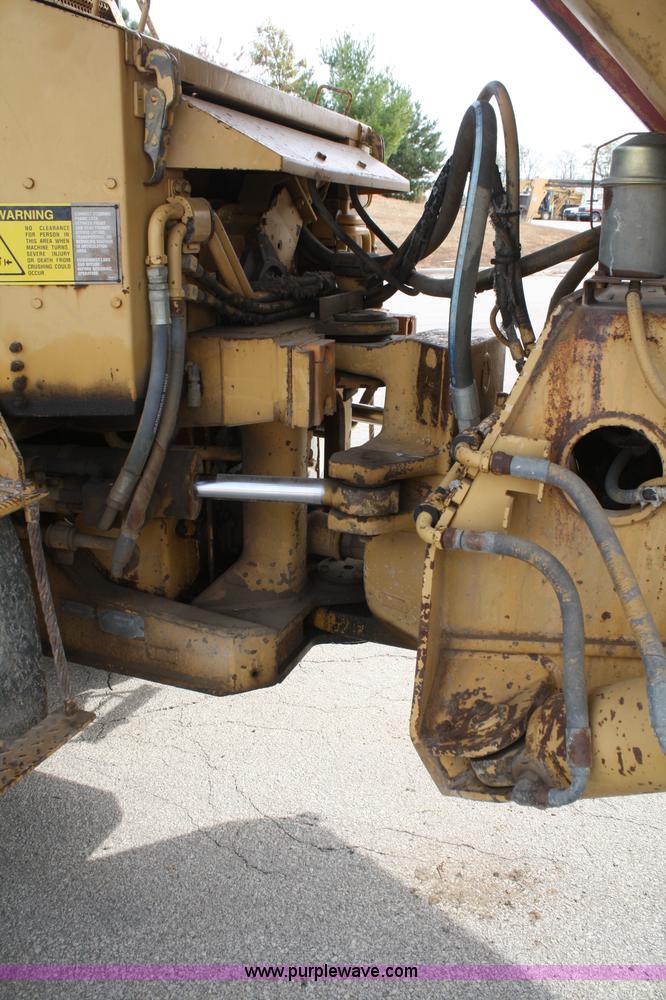 image for item C5696 1987 Caterpillar D350C articulated rock truck