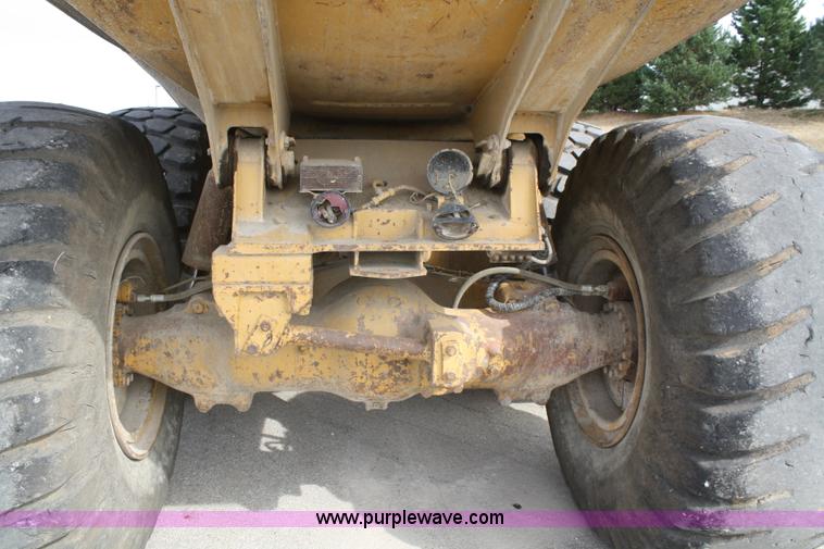 image for item C5696 1987 Caterpillar D350C articulated rock truck