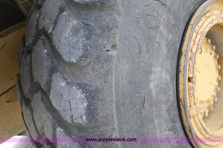 image for item C5696 1987 Caterpillar D350C articulated rock truck