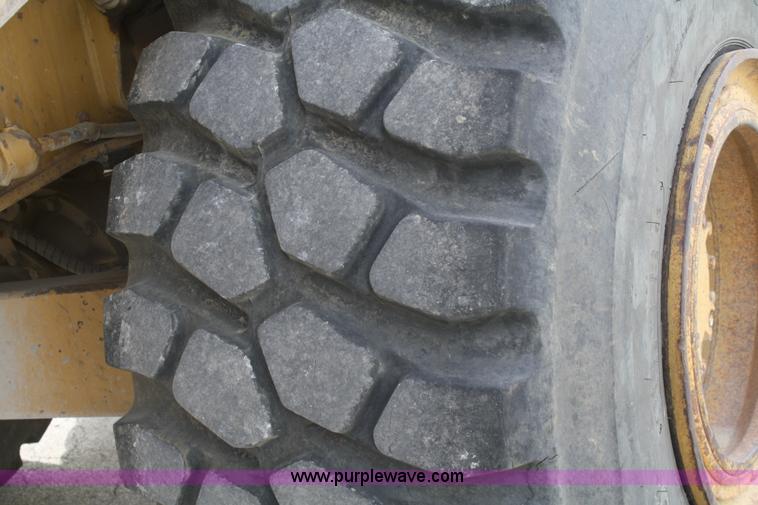 image for item C5696 1987 Caterpillar D350C articulated rock truck