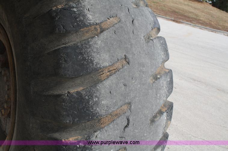 image for item C5696 1987 Caterpillar D350C articulated rock truck