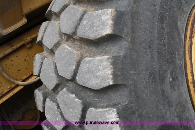 image for item C5696 1987 Caterpillar D350C articulated rock truck