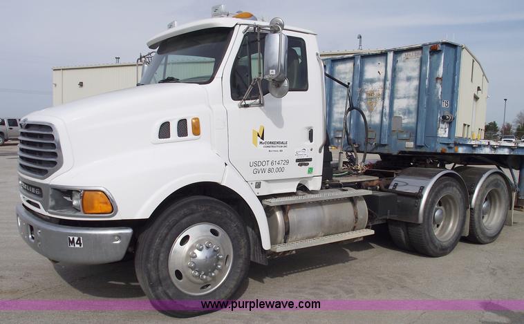 image for item C5703 2003 Sterling L9500 semi truck