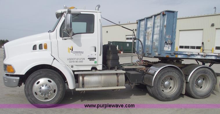 image for item C5703 2003 Sterling L9500 semi truck