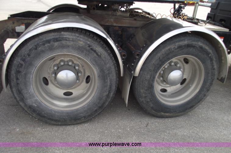 image for item C5703 2003 Sterling L9500 semi truck