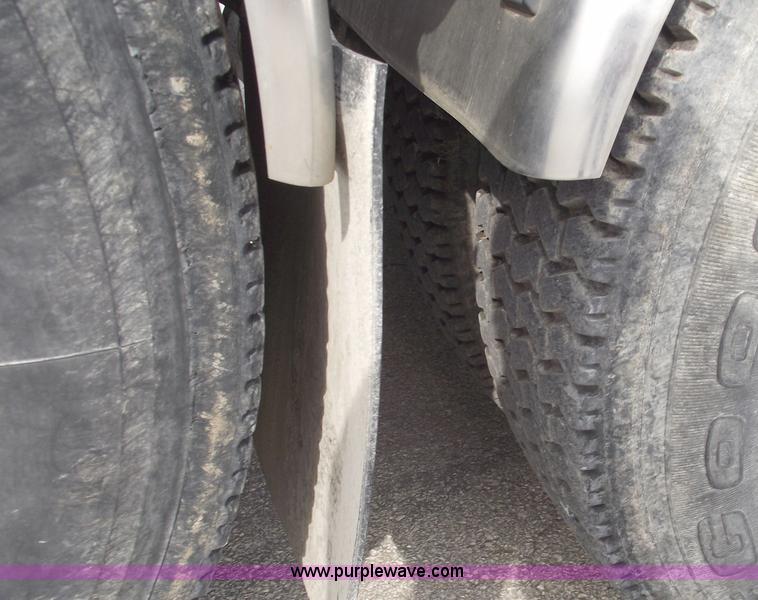 image for item C5703 2003 Sterling L9500 semi truck