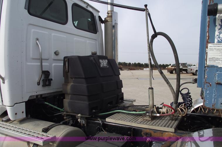 image for item C5703 2003 Sterling L9500 semi truck