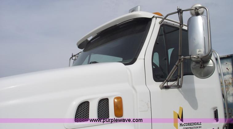 image for item C5703 2003 Sterling L9500 semi truck