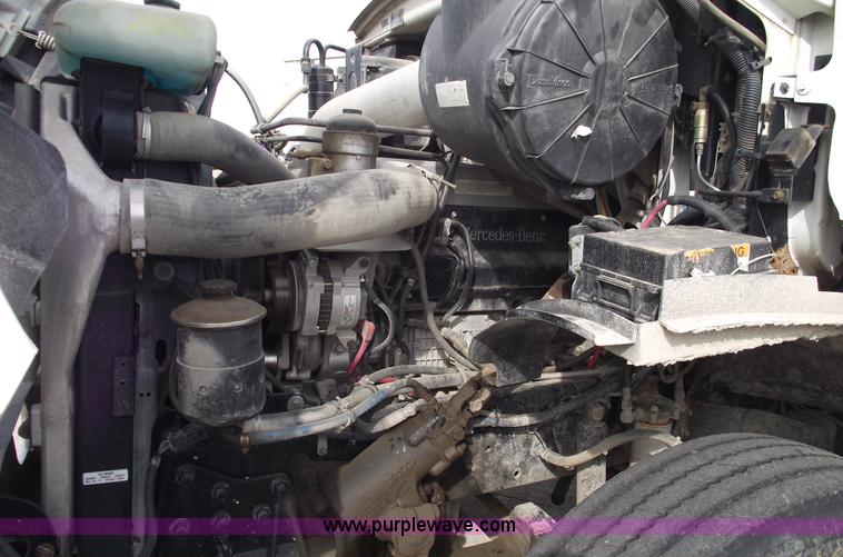 image for item C5703 2003 Sterling L9500 semi truck