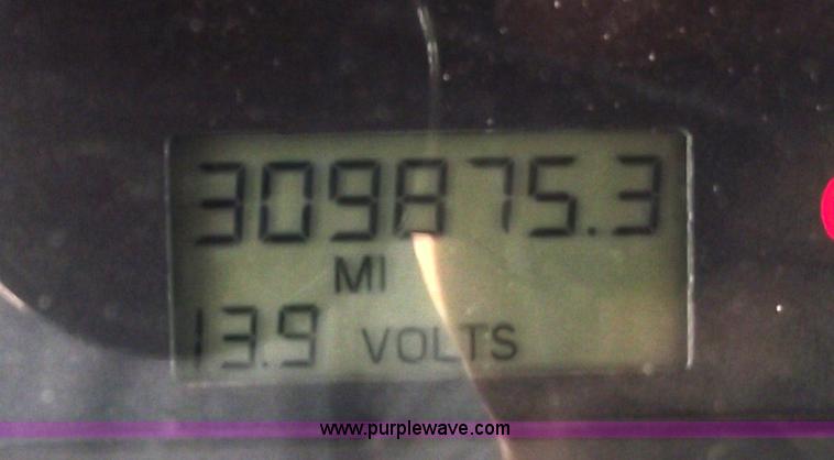 image for item C5703 2003 Sterling L9500 semi truck