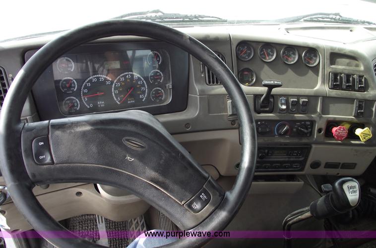 image for item C5703 2003 Sterling L9500 semi truck