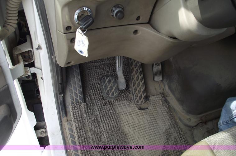 image for item C5703 2003 Sterling L9500 semi truck