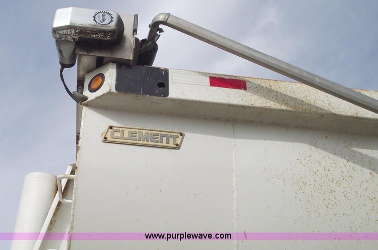image for item C5704 1999 Clement 26' barrel end dump trailer