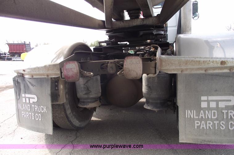 image for item C5705 2001 Sterling A9500 semi truck