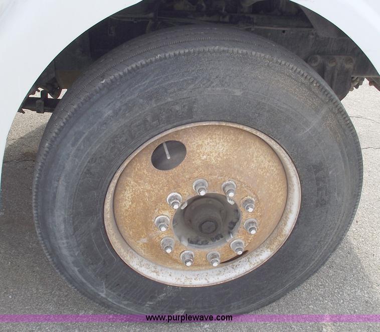 image for item C5705 2001 Sterling A9500 semi truck