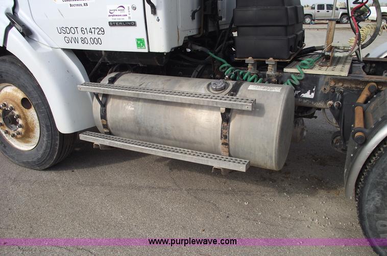 image for item C5705 2001 Sterling A9500 semi truck