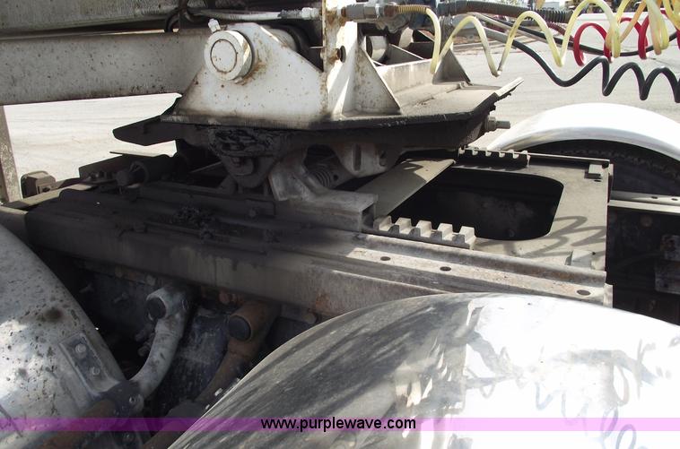 image for item C5705 2001 Sterling A9500 semi truck