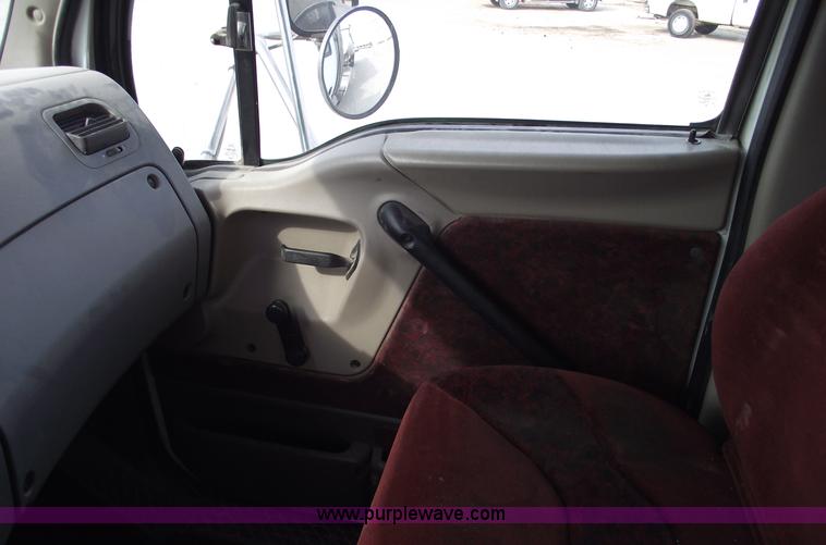 image for item C5705 2001 Sterling A9500 semi truck