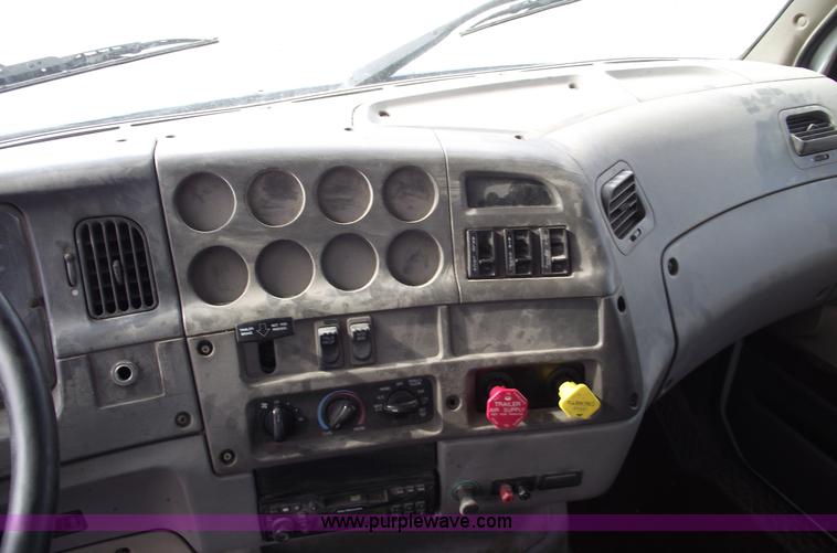 image for item C5705 2001 Sterling A9500 semi truck