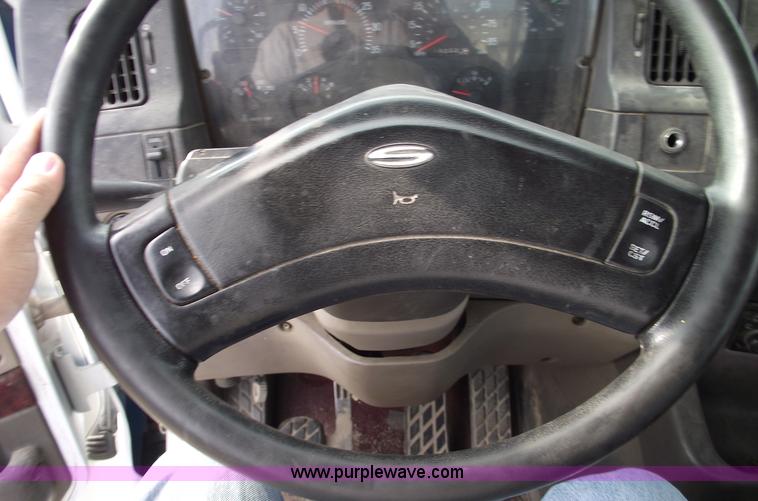 image for item C5705 2001 Sterling A9500 semi truck
