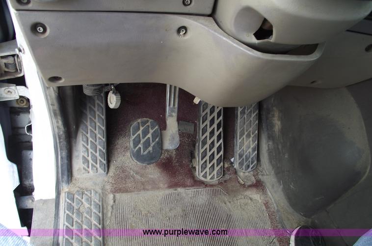 image for item C5705 2001 Sterling A9500 semi truck