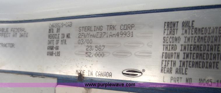 image for item C5705 2001 Sterling A9500 semi truck