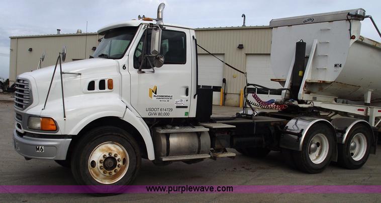 image for item C5707 2001 Sterling A9500 semi truck