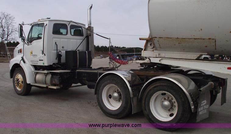 image for item C5707 2001 Sterling A9500 semi truck