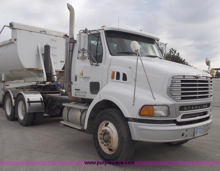 image for item C5707 2001 Sterling A9500 semi truck