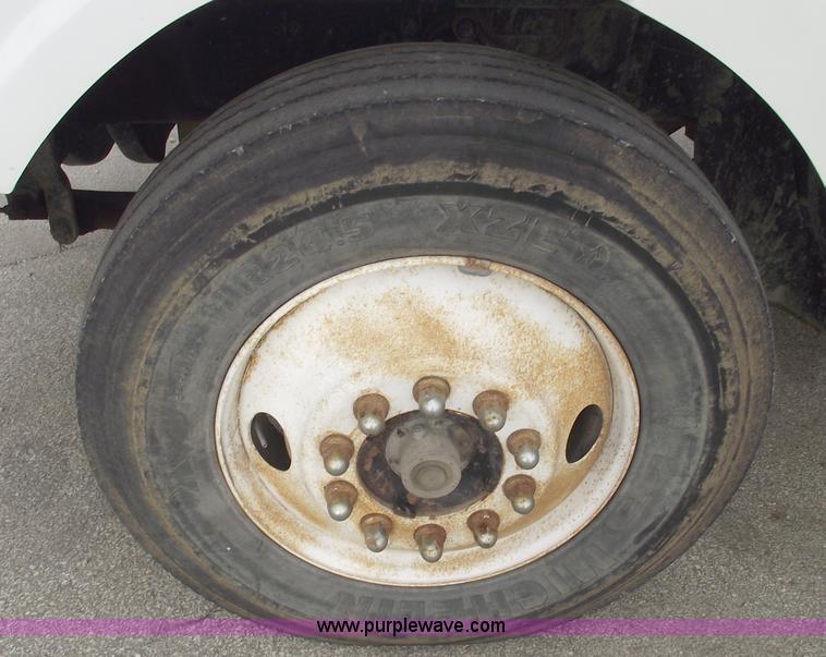 image for item C5707 2001 Sterling A9500 semi truck