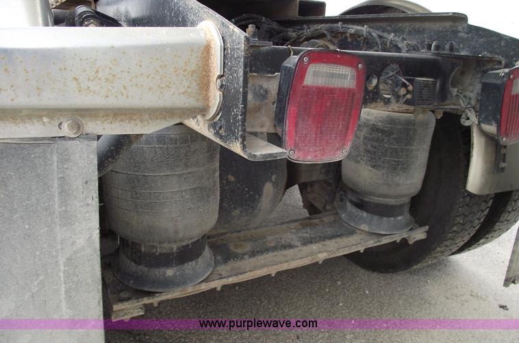 image for item C5707 2001 Sterling A9500 semi truck