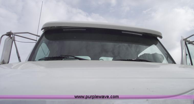 image for item C5707 2001 Sterling A9500 semi truck