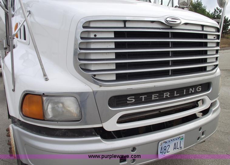 image for item C5707 2001 Sterling A9500 semi truck