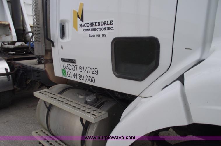 image for item C5707 2001 Sterling A9500 semi truck