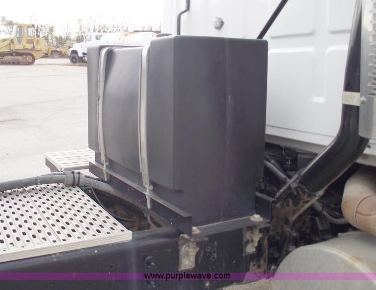 image for item C5707 2001 Sterling A9500 semi truck