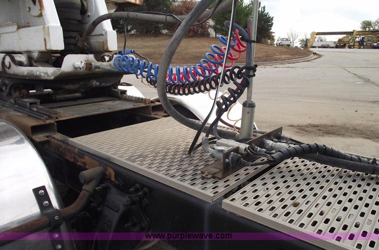 image for item C5707 2001 Sterling A9500 semi truck