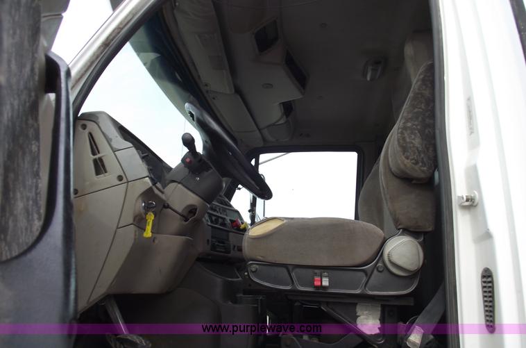 image for item C5707 2001 Sterling A9500 semi truck